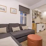 Puerta Del Camino 4 *